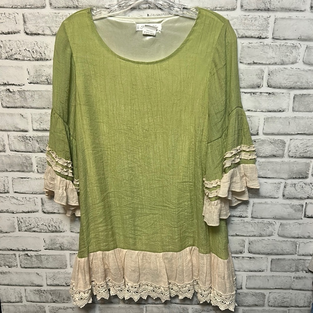 Paisley Vine Boho Rustic Tunic, Flare Sleeve, Lace, Green and Cream, Size Large